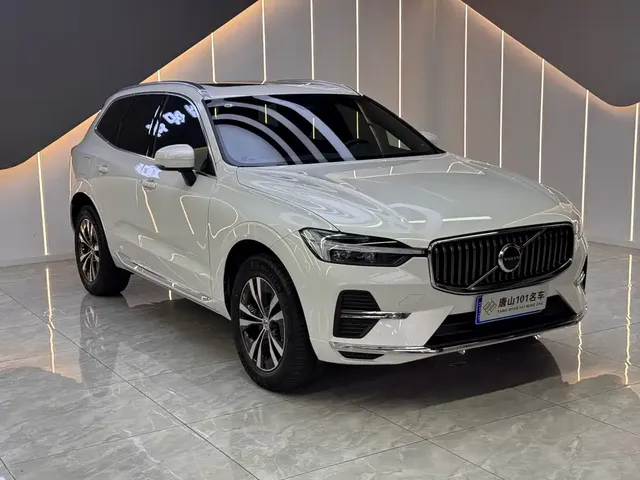 2023 Volvo XC60 4WD Luxury