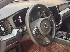 2023 Volvo XC60 4WD Luxury, белый — фото 13