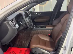 2023 Volvo XC60 4WD Luxury, белый — фото 14