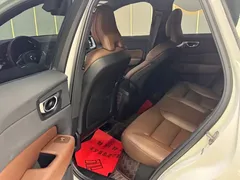 2023 Volvo XC60 4WD Luxury, белый — фото 15