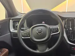 2023 Volvo XC60 4WD Luxury, белый — фото 21