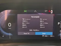 2023 Volvo XC60 4WD Luxury, белый — фото 22
