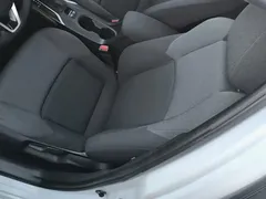 2022 Toyota Levin Hybrid 1.8H E-CVT Leading, белый — фото 9