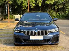 2021 BMW 5 Series 530Li Leading M Sport Package, синий — фото 2