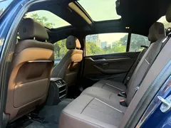 2021 BMW 5 Series 530Li Leading M Sport Package, синий — фото 12