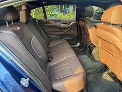 2021 BMW 5 Series 530Li Leading M Sport Package, синий — фото 15