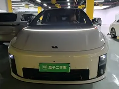 2025 Li Auto i8 Standard — фото 3