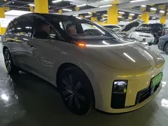 2025 Li Auto i8 Standard — фото 4