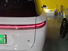 2025 Li Auto i8 Standard — фото 8