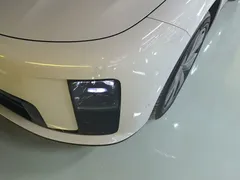 2025 Li Auto i8 Standard — фото 24