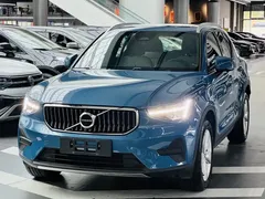 2023 Volvo XC40 Fashion, синий — фото 1