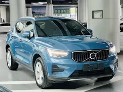 2023 Volvo XC40 Fashion, синий — фото 3