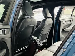 2023 Volvo XC40 Fashion, синий — фото 6