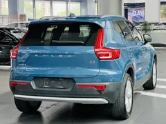 2023 Volvo XC40 Fashion, синий — фото 7