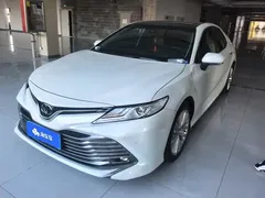 2019 Toyota Camry 2.5G Luxury, белый — фото 1