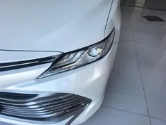 2019 Toyota Camry 2.5G Luxury, белый — фото 5