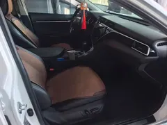 2019 Toyota Camry 2.5G Luxury, белый — фото 8