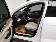 2024 BYD Song Pro Honor DM-i PHEV 71km Navigator, белый — фото 13