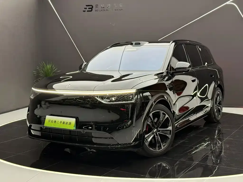 2025 Aito M8 EREV Ultra 53.4kWh 5-Seat 192-line Lidar