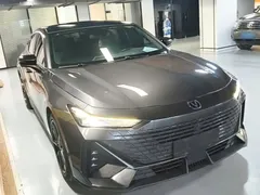 2022 Changan UNI-V 1.5T Premium — фото 4
