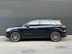 2023 Porsche Cayenne 3.0T Platinum Edition, синий — фото 3