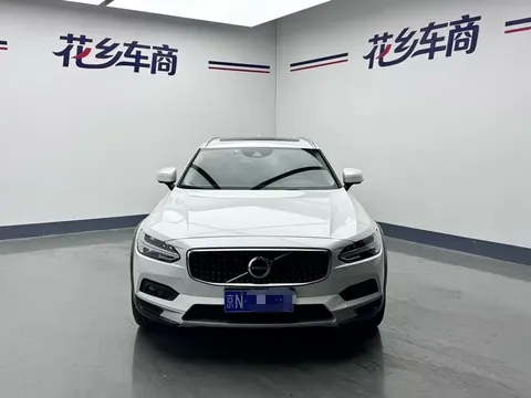 2021 Volvo V90 Cross Country B5 AWD