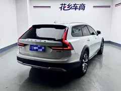 2021 Volvo V90 Cross Country B5 AWD, белый — фото 4