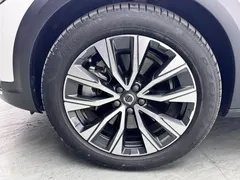2021 Volvo V90 Cross Country B5 AWD, белый — фото 12