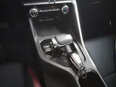 2021 Geely Coolray 1.4T DCT Platinum, белый — фото 14