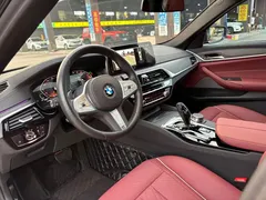 2023 BMW 5 Series 530Li Leading M Sport Package, чёрный — фото 4