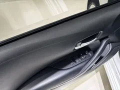 2021 Toyota Corolla 1.2T S-CVT Elite Plus, белый — фото 13