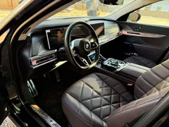 2023 BMW 7 Series 735Li M Sport Package, чёрный — фото 6