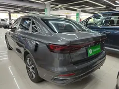 2022 Geely Emgrand 4th Gen 1.5L CVT Premium — фото 5