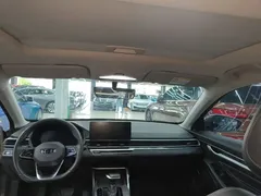 2022 Geely Emgrand 4th Gen 1.5L CVT Premium — фото 18