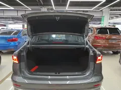 2022 Geely Emgrand 4th Gen 1.5L CVT Premium — фото 19