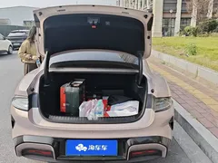 2026 Xiaomi SU7 RWD Standard — фото 4