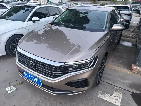 2022 Volkswagen Passat 330TSI Luxury