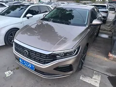 2022 Volkswagen Passat 330TSI Luxury — фото 1