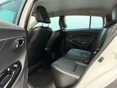 2022 Toyota Yaris L Zhixuan X 1.5L CVT Luxury Plus, белый — фото 8