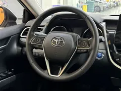 2021 Toyota Camry Hybrid 2.5HGVP Leading, белый — фото 6
