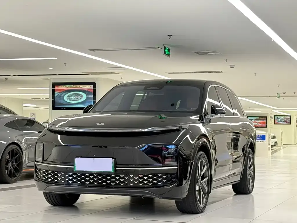 2023 Li Auto L8