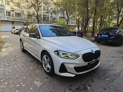2023 BMW 1 Series 120i M Sport Night Edition, белый — фото 3
