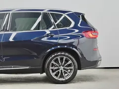 2022 BMW X5 30Li Premium M Sport Package, чёрный — фото 22