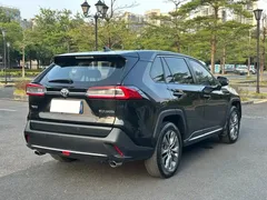 2022 Toyota Wildlander 2.0L CVT 2WD Luxury Plus, чёрный — фото 17