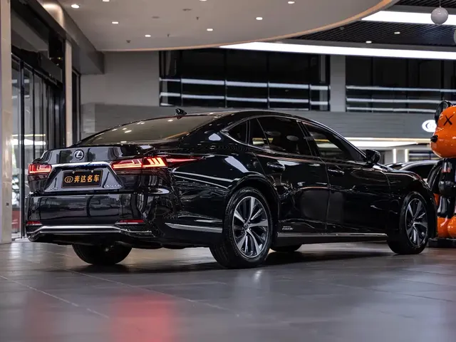 2021 Lexus LS 500h Excellence