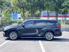 2022 Toyota Highlander 2.5L Hybrid 4WD Ultimate 7-seat, чёрный — фото 4