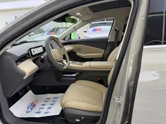 2026 Hongqi H7 PHEV 210 4WD — фото 4
