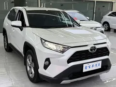 2022 Toyota RAV4 2.0L CVT 2WD Fashion Plus, белый — фото 3