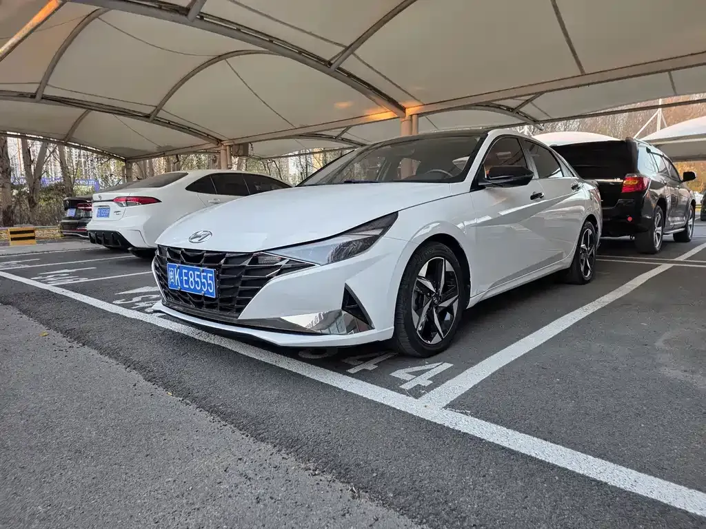 2022 Hyundai Elantra 1.5L CVT LUX Premium