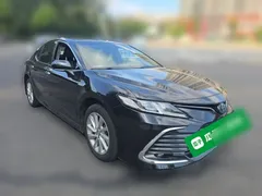 2021 Toyota Camry Hybrid 2.5HGVP Leading, чёрный — фото 3
